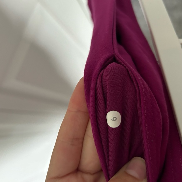 SIZE 6 LULULEMON LEGGINGS - Picture 3 of 3
